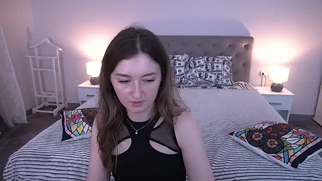 Chat XXX en directo de CyrenaLuxe