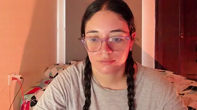 atenas_05_'s Live XXX Chat