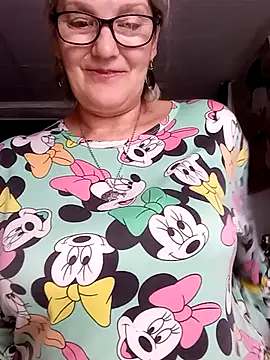 irinamaux élő XXX-chatje
