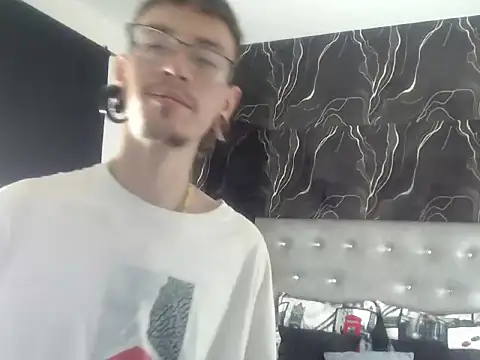 Chat +18 de Ryan_Owenss ao vivo