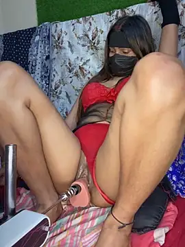 HOTTY-TINA live XXX chat