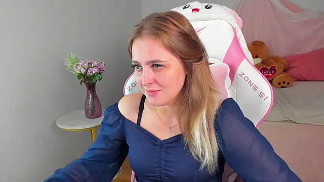 EllaBells' Live XXX Chat