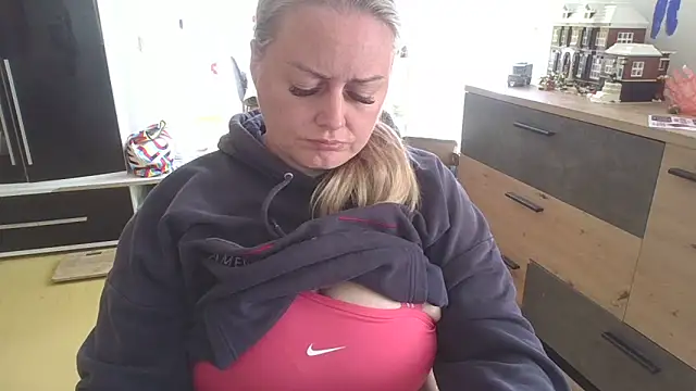 Czat XXX na żywo – Meliss_Official9