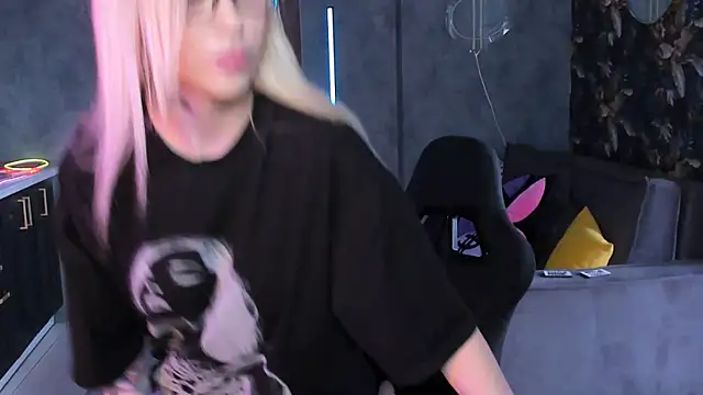 XXX chat uživo modela Blckmirrorr