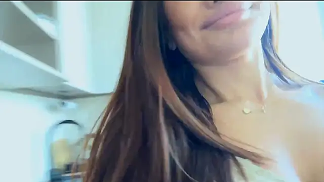 MelindaReny élő XXX-chatje