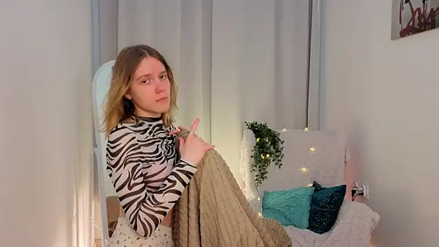 Chat +18 de MilanaRayy ao vivo