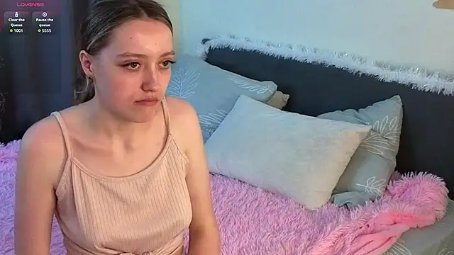 ArtieHazelip's Live XXX Chat