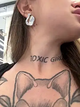 SaintSquirt 即時 XXX 聊天