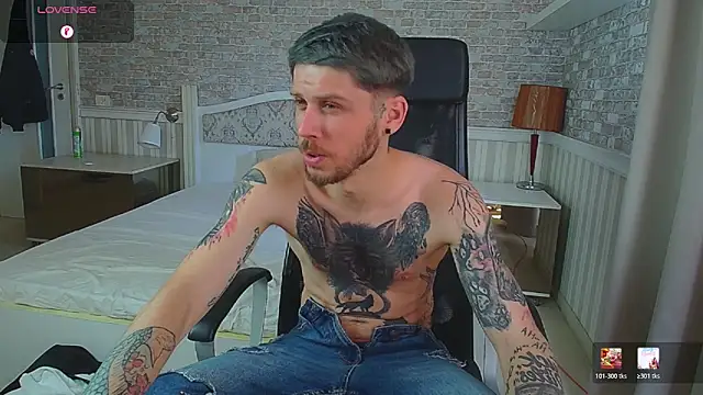 JonahShaw Adlı Modelin Canlı XXX Sohbeti