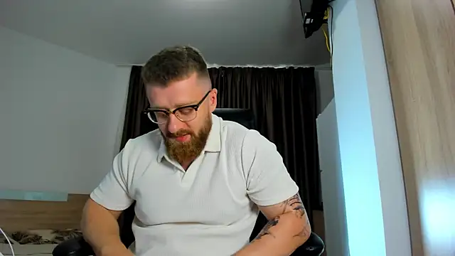 Findom_guyのライブXXXチャット