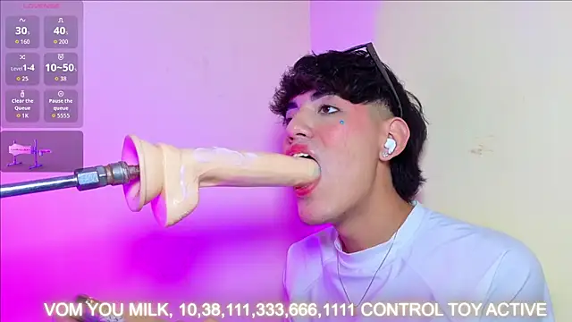 max_femboy: онлайн-секс-чат