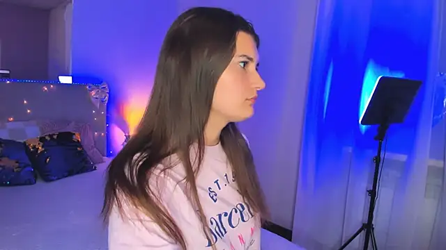 Laura_LeeeのライブXXXチャット