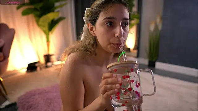 دردشة JullyFox الجنسية المباشرة