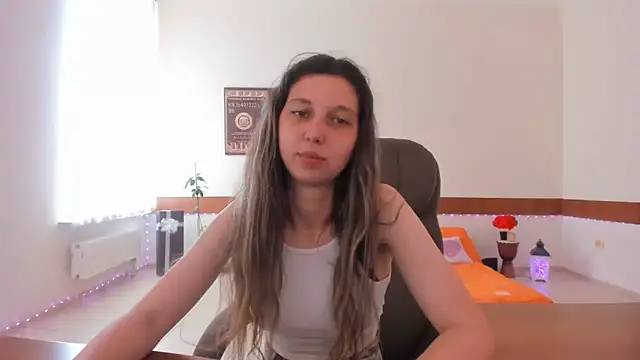 Chat +18 de Ellina_Star ao vivo
