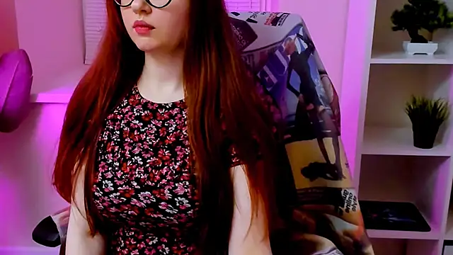 CarolGiggly's Live XXX Chat