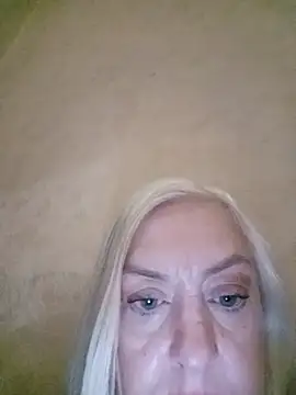 Chat XXX en directo de Julia20X
