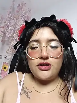 Chatroom XXX en direct de Kuutar