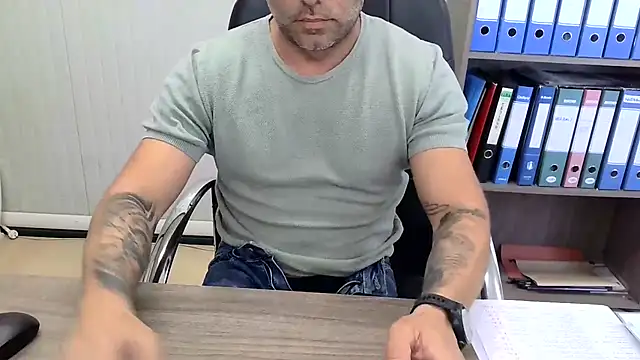 Evasionee Chat XXX in diretta