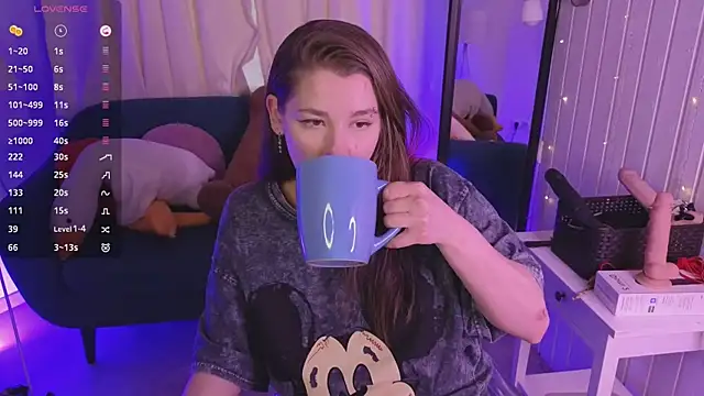 Mira_Falls élő XXX-chatje