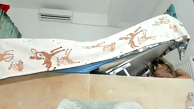 Bornforporn_ Show in webcam