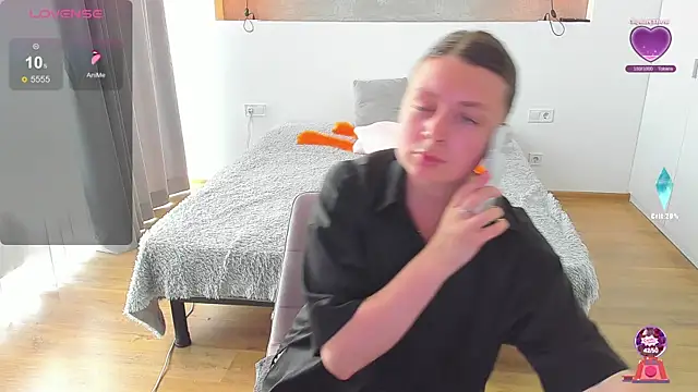 Kitkatvel élő XXX-chatje