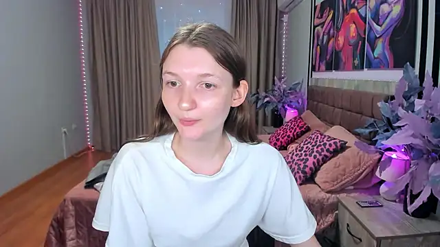 NikaRain Adlı Modelin Canlı XXX Sohbeti