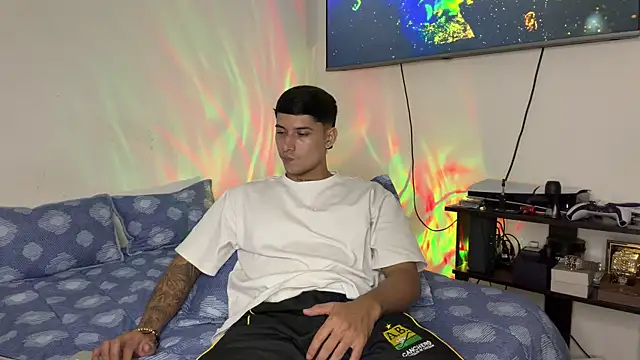 Pokazy przed kamerką – SexxxySquirterStev777