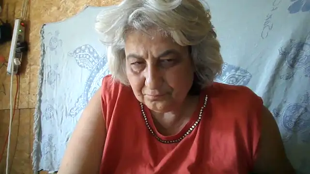 ExquisiteMature élő XXX-chatje