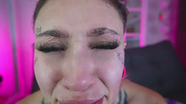 Chat +18 de miss___angel ao vivo