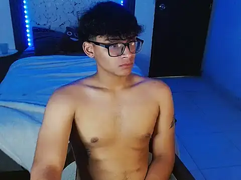 Živý XXX chat Mr_yisuzz