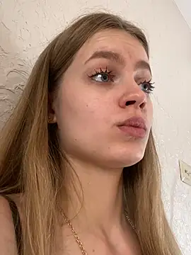 Chat XXX en directo de HoneyEmilly