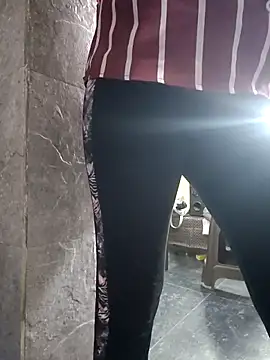 Ruhi_07 লাইভ XXX চ্যাট