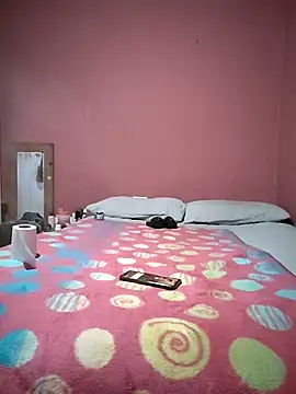 PetiteRoxxane444 élő XXX-chatje