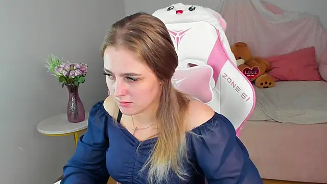 EllaBells' Live XXX Chat