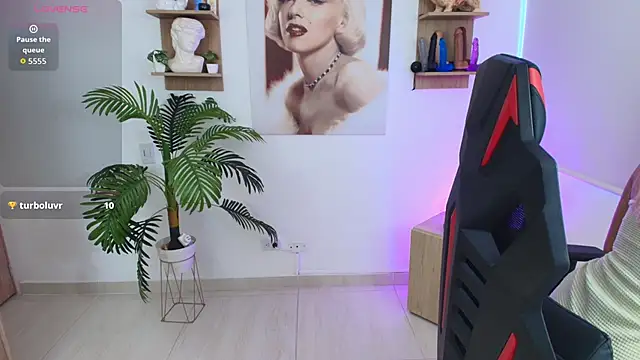 Chat +18 de SALOOMEE__ ao vivo
