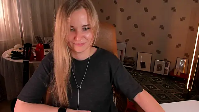 MiaSparkes' Live XXX Chat
