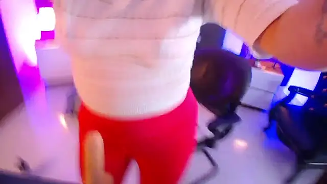 milfsecret69's Live XXX Chat