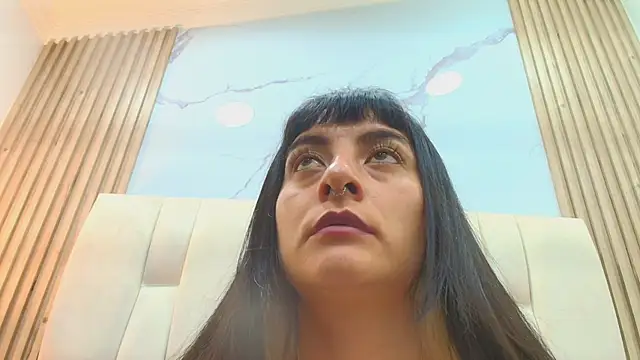 Chatroom XXX en direct de Naughty_Kittenm