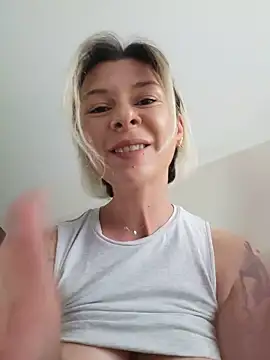 Chat XXX ao vivo de Elly_Fr