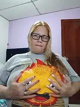 EllisW8 Chat XXX in diretta