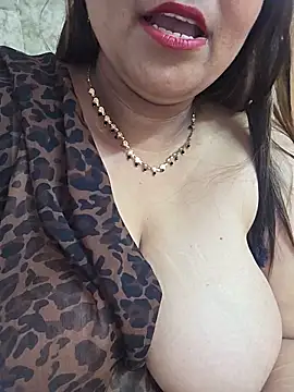MOM-SUN-COUPLE Chat XXX in diretta