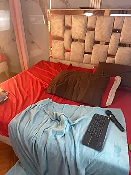 Merrieth_Velvet Chat XXX in diretta