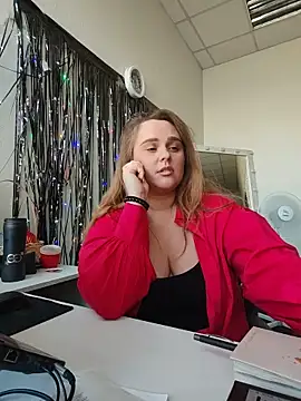 دردشة Juicy_PeachLux الجنسية المباشرة