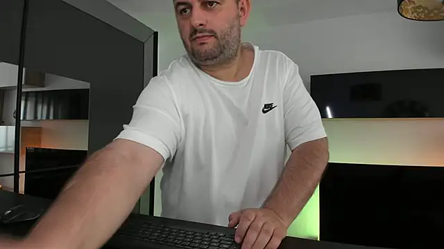 DravenPeak's Live XXX Chat