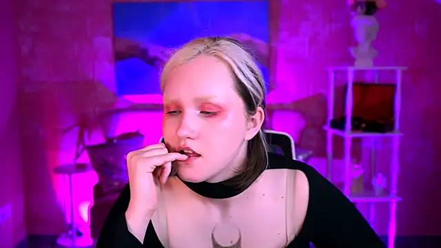 ViolettWoods Chat XXX in diretta