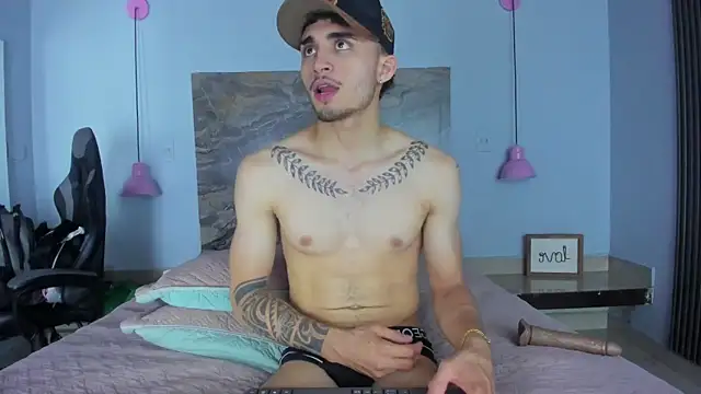 James-06 Adlı Modelin Web Kamerası Şovu
