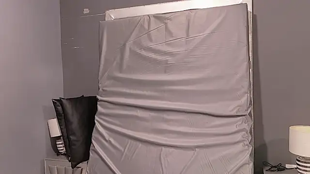 Онлайн чат XXX HatsaJones