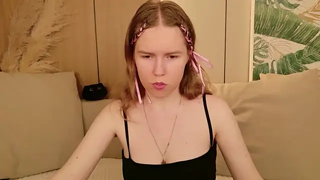 Chat +18 de Alida_Brice ao vivo