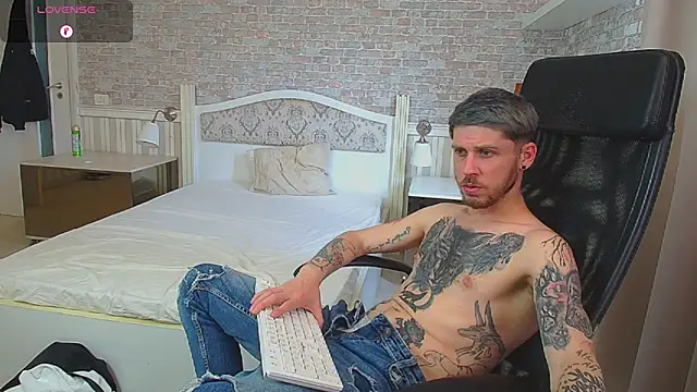 JonahShaw Live XXX Chat
