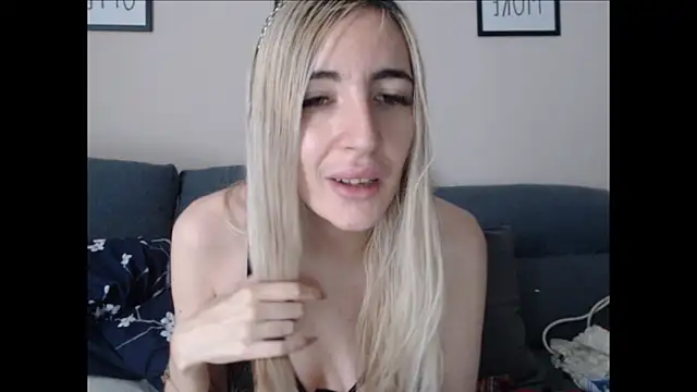 Chat +18 de BarbieBlondieGirl ao vivo